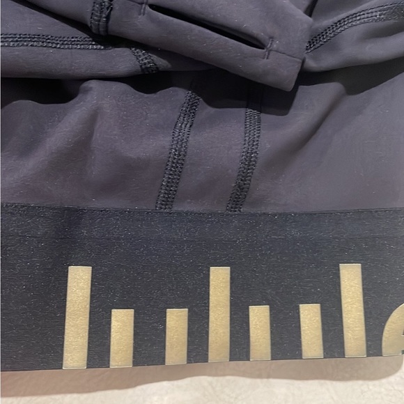 Lululemon limited edition black gold cropped define - Picture 2 of 4